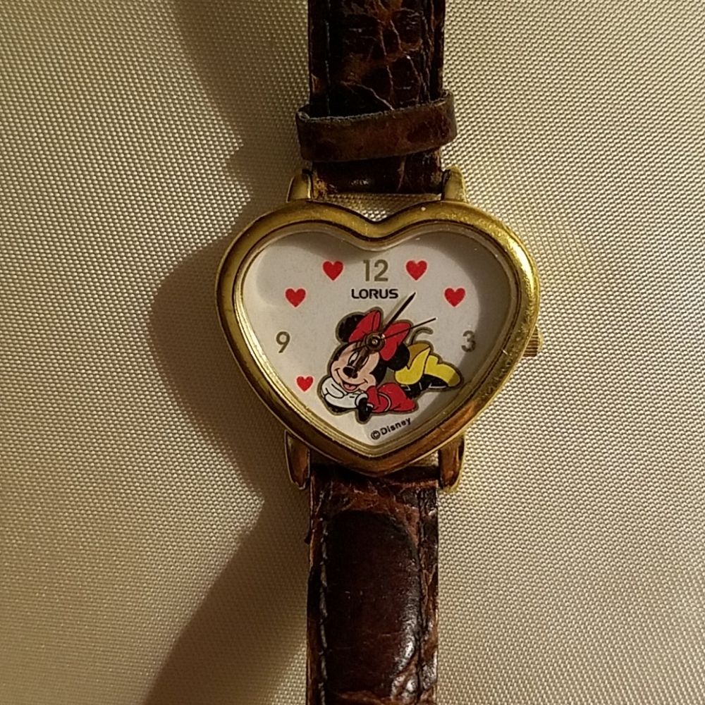 Vintage Lorus Disney Minnie Mouse Watch - Picture 2 of 4